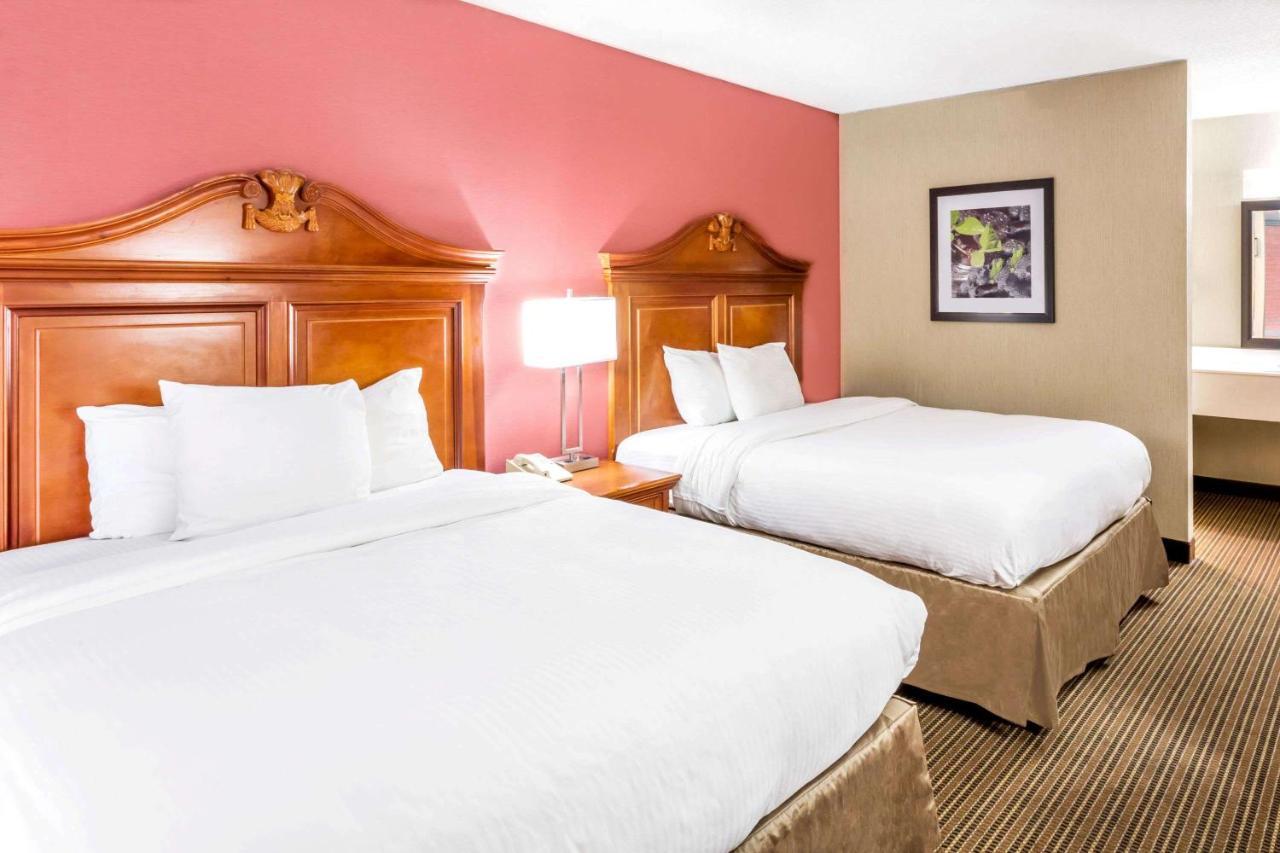 Ramada By Wyndham Salt Lake City North Temple Eksteriør billede