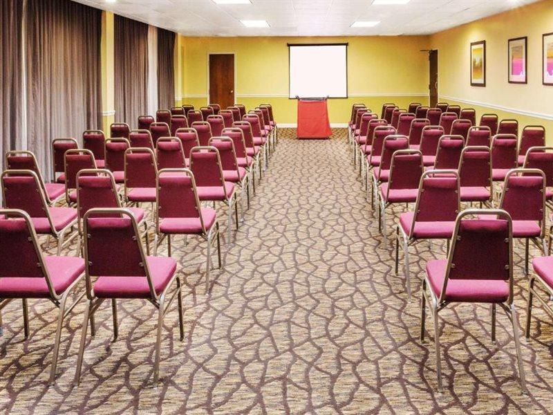 Ramada By Wyndham Salt Lake City North Temple Eksteriør billede