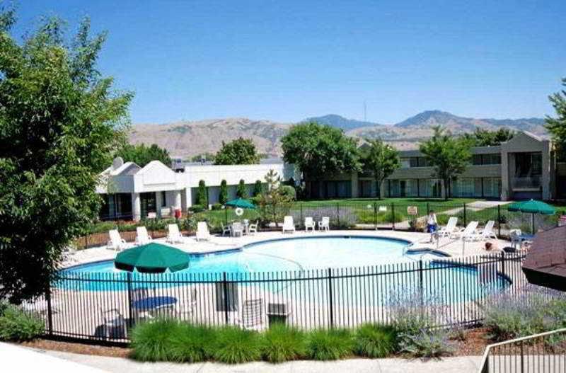 Ramada By Wyndham Salt Lake City North Temple Eksteriør billede