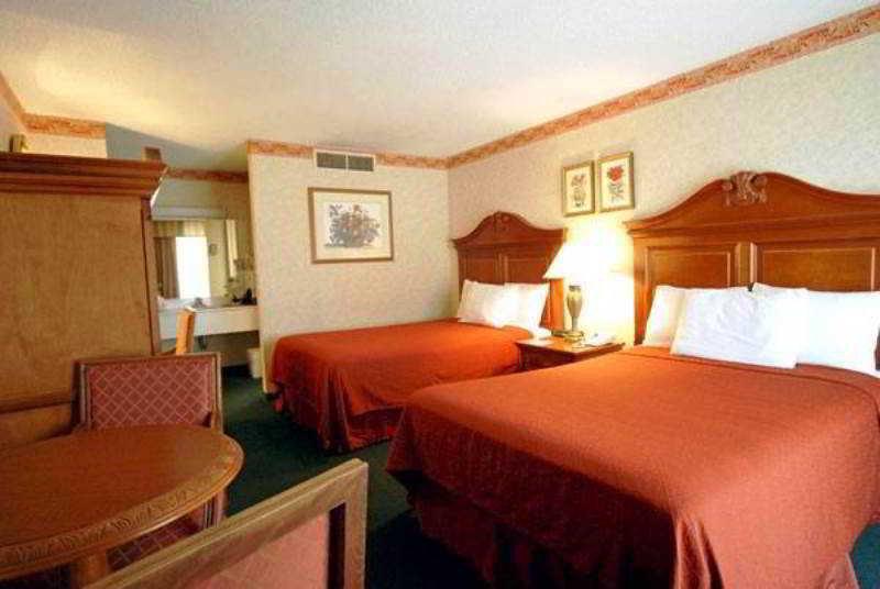 Ramada By Wyndham Salt Lake City North Temple Eksteriør billede