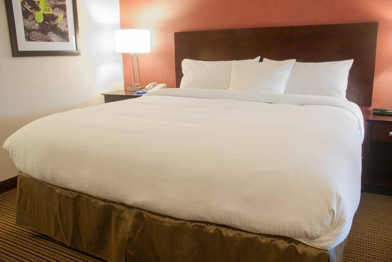 Ramada By Wyndham Salt Lake City North Temple Eksteriør billede